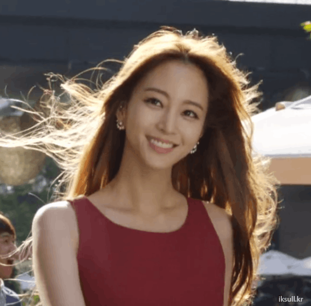 4977e1474192b4e56ab56f9a08b01767cf4df461_w640_h628.gif